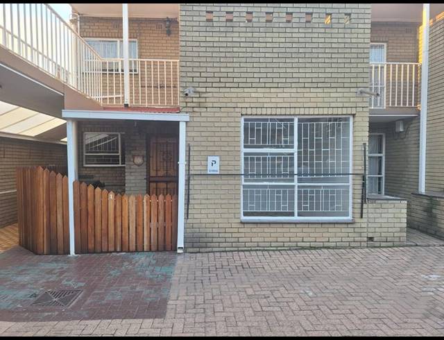 3 BEDROOM TOWNHOUSE FOR SALE IN BRAKPAN CENTRAL